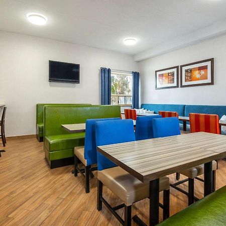 Comfort Inn & Suites Беррі Екстер'єр фото