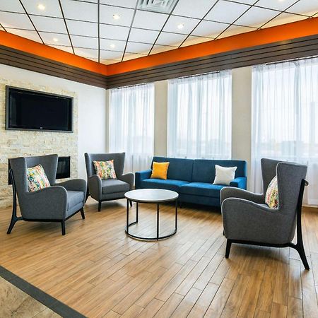 Comfort Inn & Suites Беррі Екстер'єр фото
