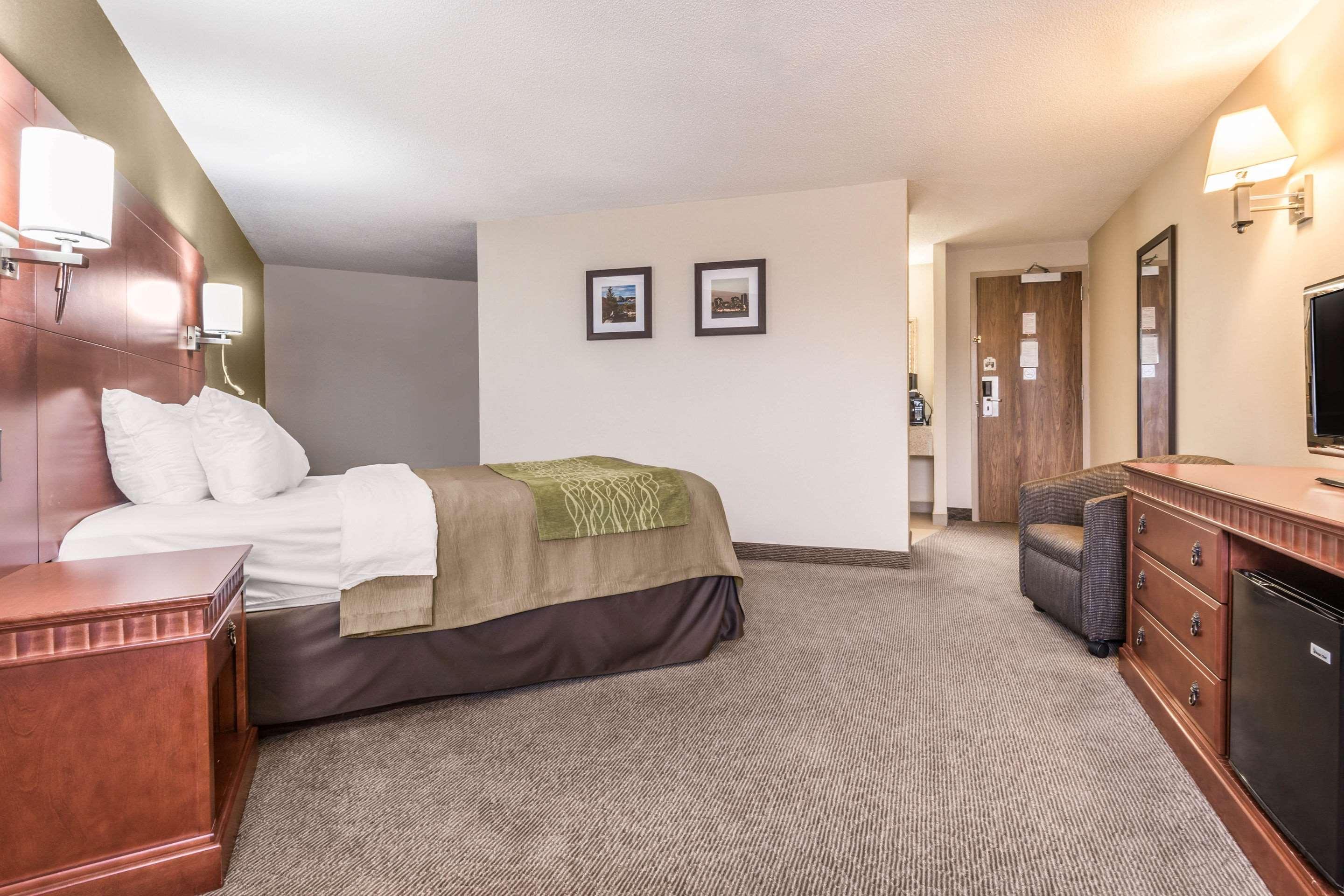 Comfort Inn & Suites Беррі Екстер'єр фото