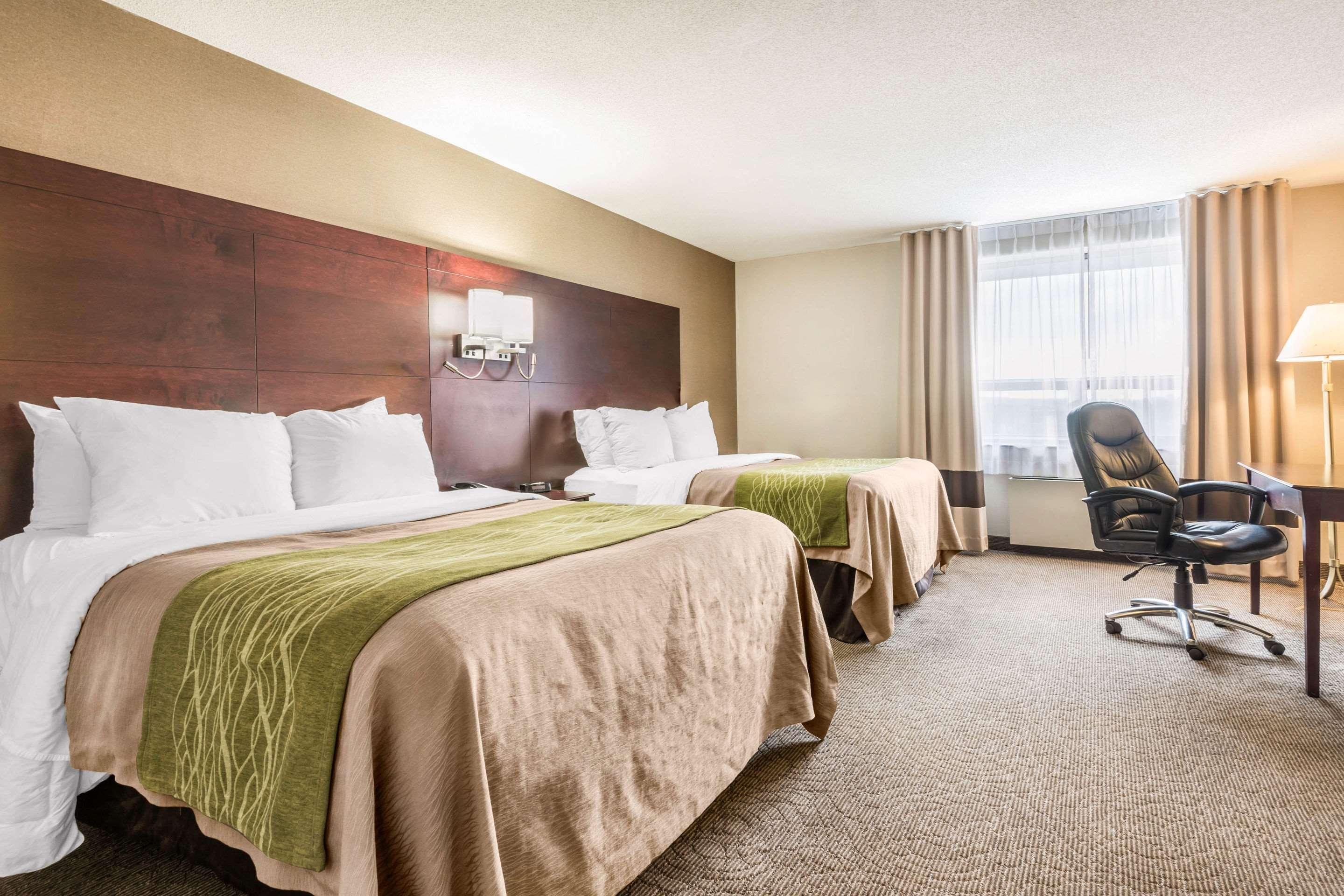 Comfort Inn & Suites Беррі Екстер'єр фото
