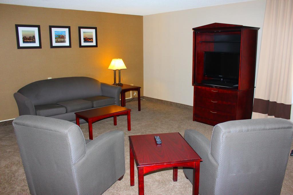 Comfort Inn & Suites Беррі Екстер'єр фото