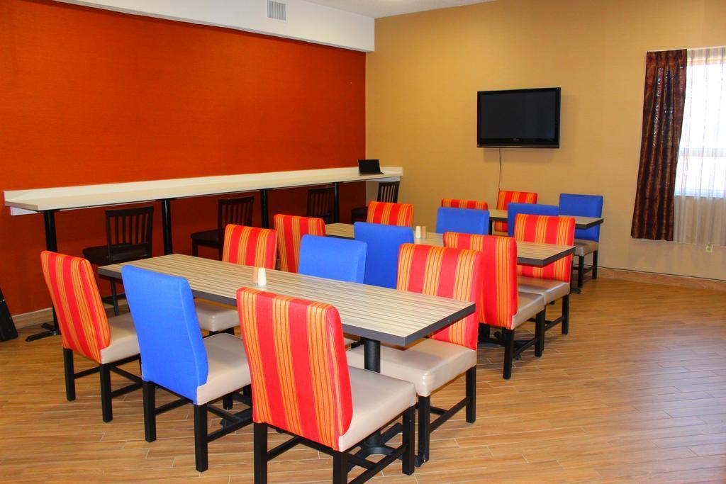 Comfort Inn & Suites Беррі Екстер'єр фото