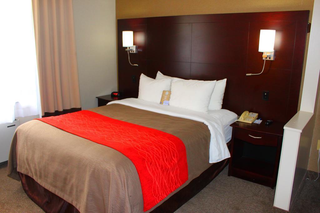 Comfort Inn & Suites Беррі Екстер'єр фото