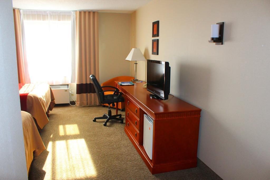 Comfort Inn & Suites Беррі Екстер'єр фото