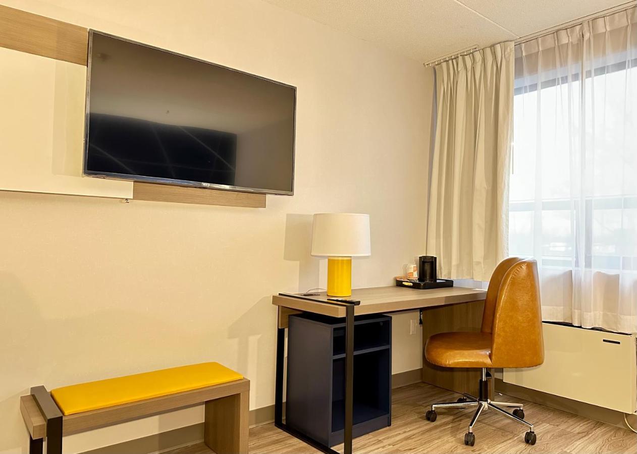 Comfort Inn & Suites Беррі Екстер'єр фото