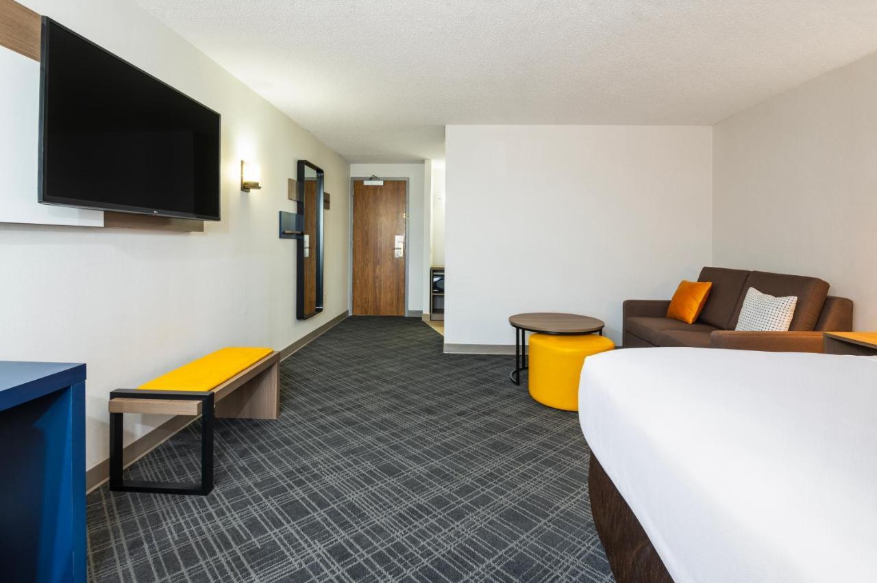 Comfort Inn & Suites Беррі Екстер'єр фото