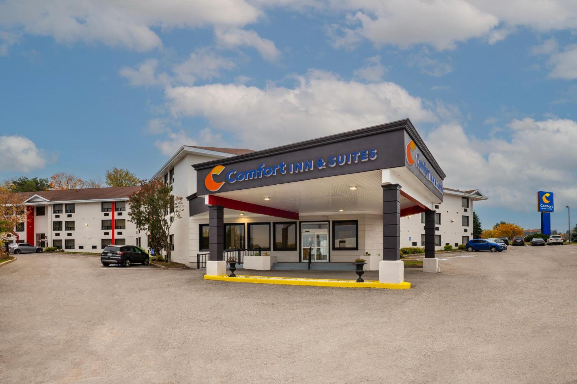 Comfort Inn & Suites Беррі Екстер'єр фото
