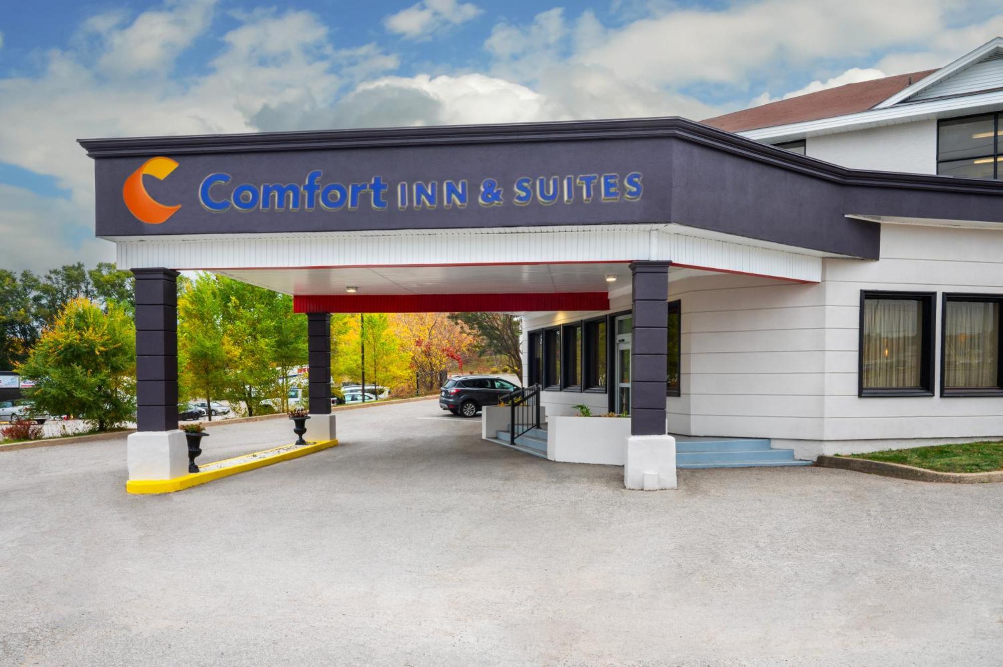 Comfort Inn & Suites Беррі Екстер'єр фото
