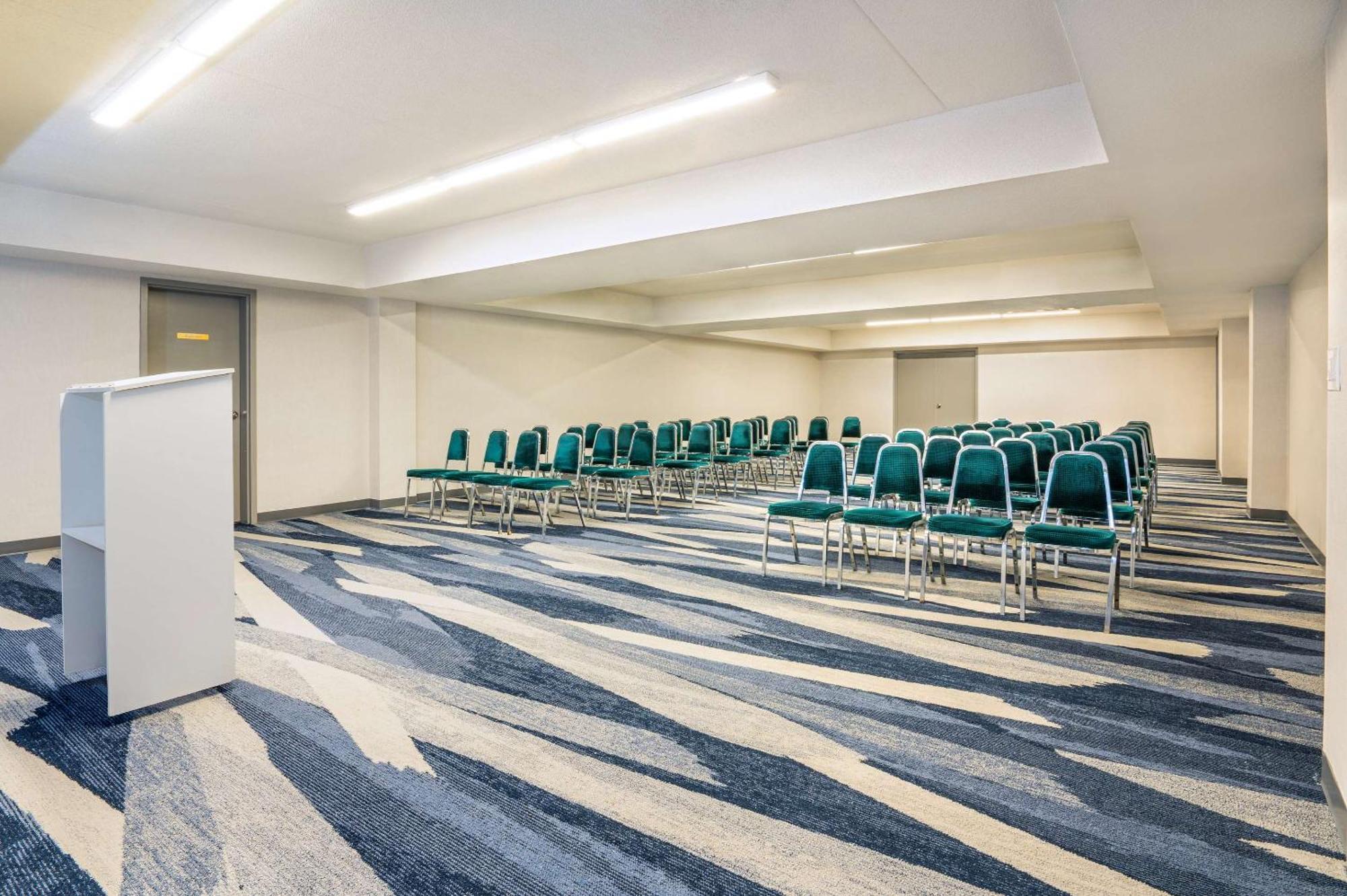 Comfort Inn & Suites Беррі Екстер'єр фото