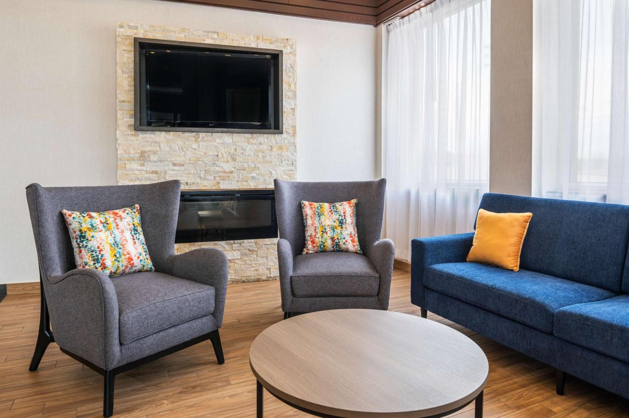Comfort Inn & Suites Беррі Екстер'єр фото