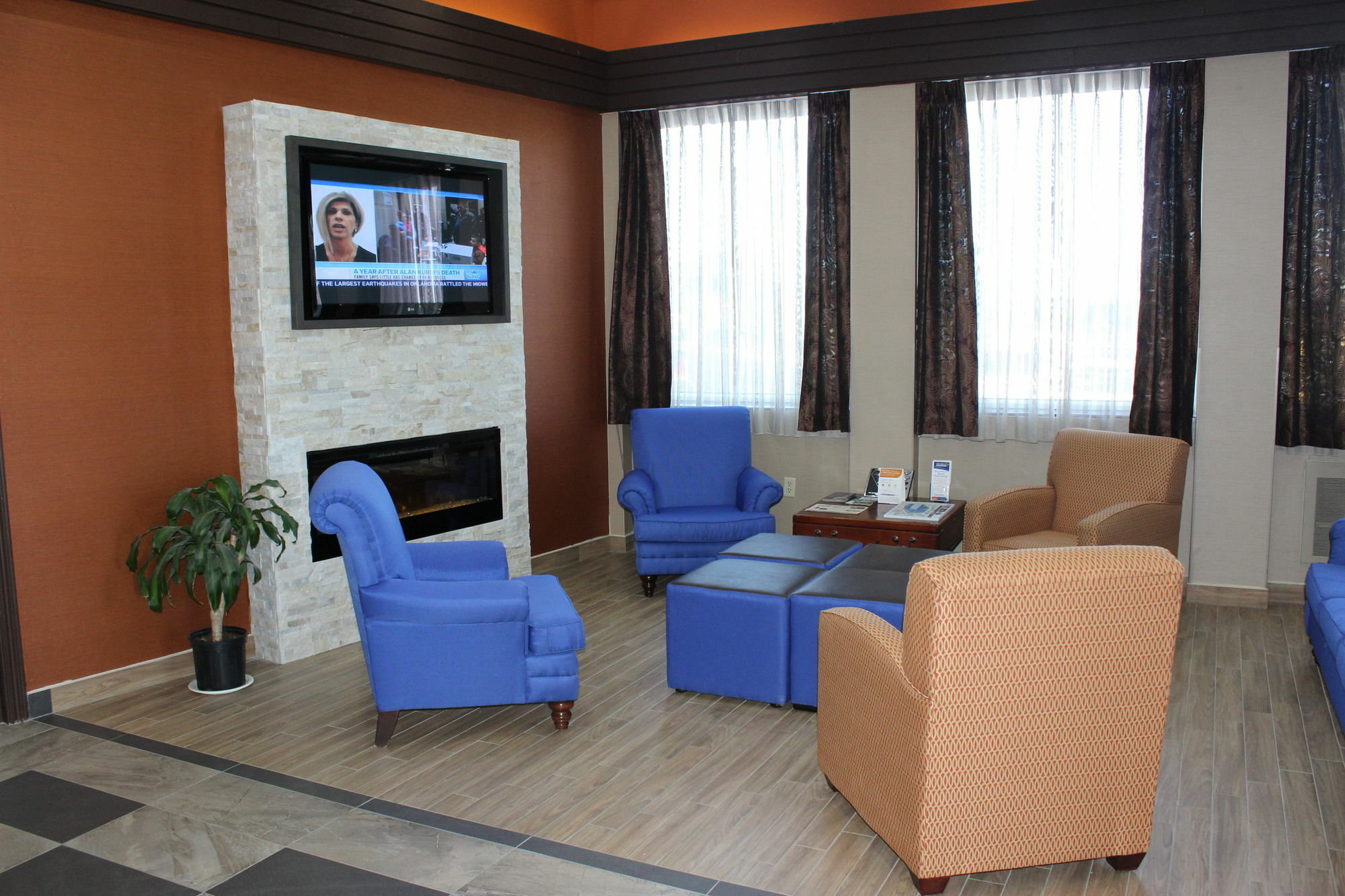 Comfort Inn & Suites Беррі Екстер'єр фото